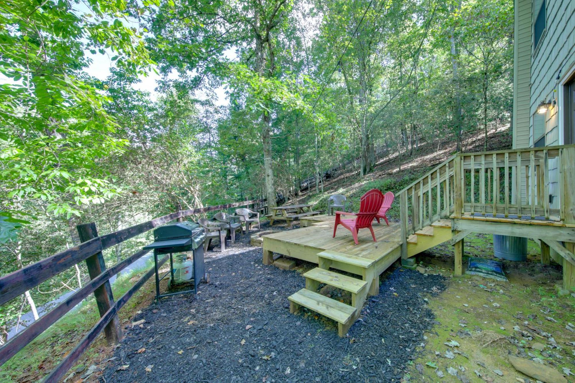 Pet-Friendly Ellijay Cabin In The Woods On 1 Acre! Villa Exterior photo