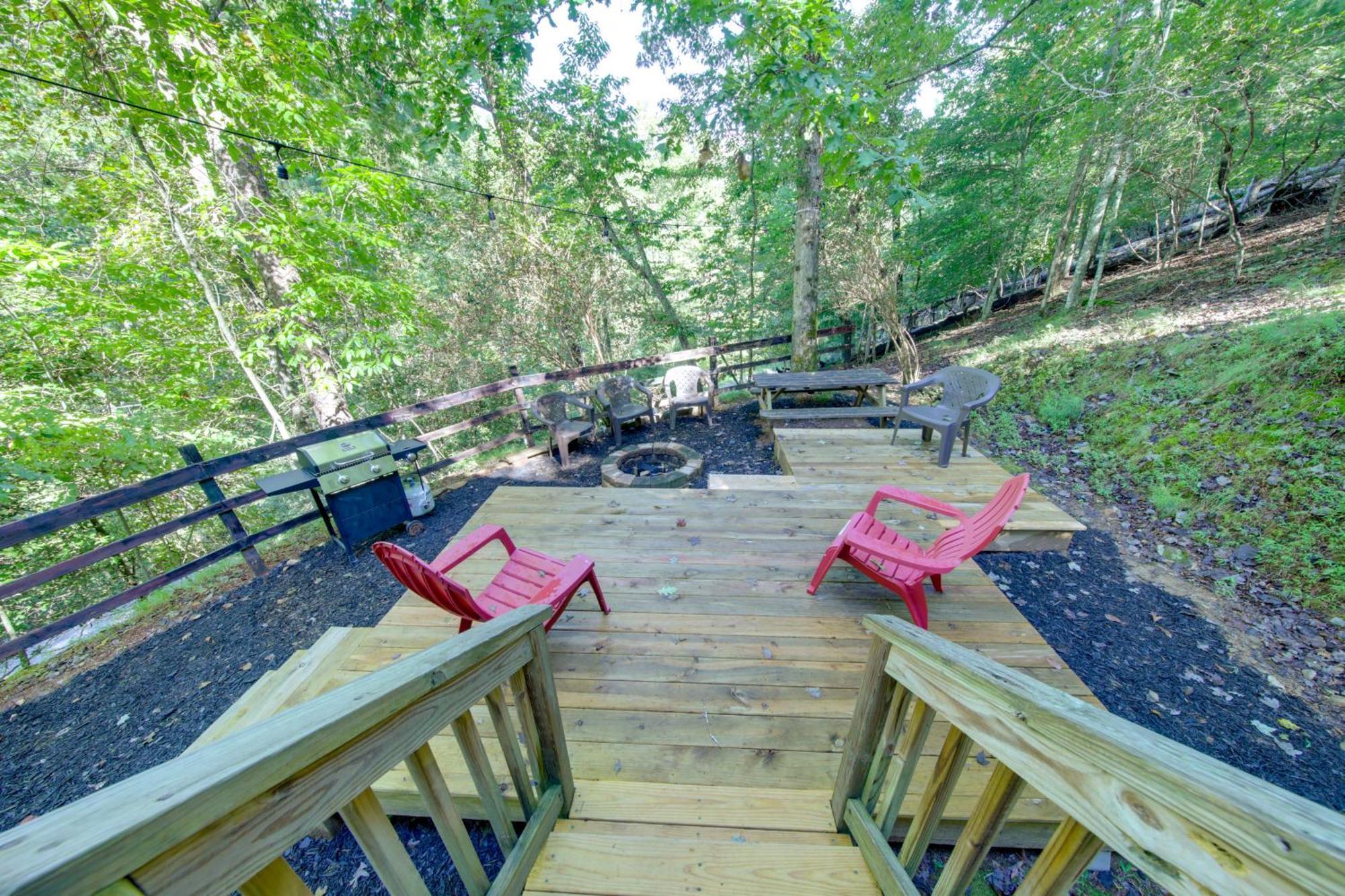 Pet-Friendly Ellijay Cabin In The Woods On 1 Acre! Villa Exterior photo